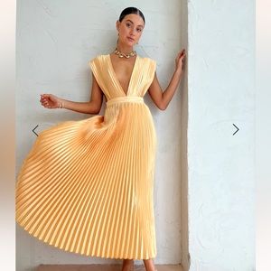 L’IDEE Gala Midi Dress